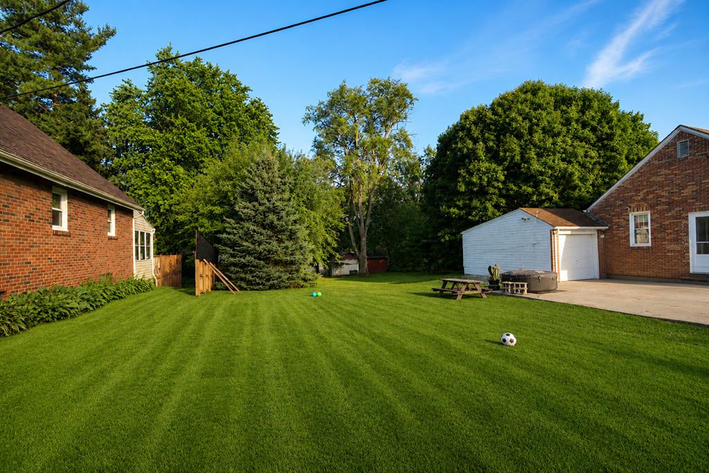 395 Indiana Avenue, Mansfield, Ohio 44905, 2 Bedrooms Bedrooms, ,1 BathroomBathrooms,Residential,For Sale,Indiana Avenue,9073762