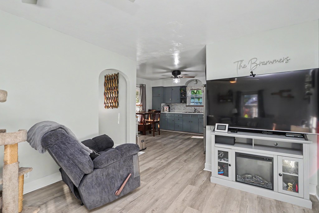 395 Indiana Avenue, Mansfield, Ohio 44905, 2 Bedrooms Bedrooms, ,1 BathroomBathrooms,Residential,For Sale,Indiana Avenue,9073762