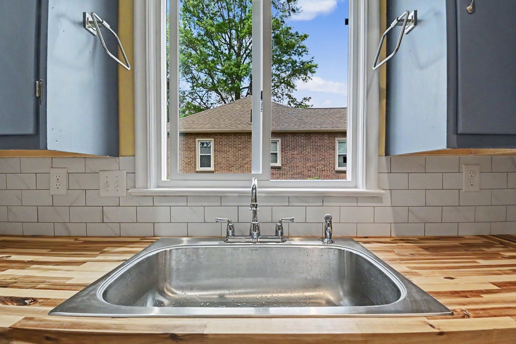 645 Yale Drive, Mansfield, Ohio 44907, 3 Bedrooms Bedrooms, ,1 BathroomBathrooms,Residential,For Sale,Yale Drive,9073792