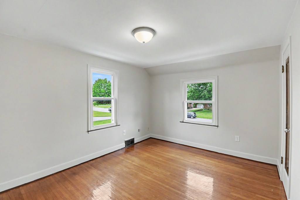 645 Yale Drive, Mansfield, Ohio 44907, 3 Bedrooms Bedrooms, ,1 BathroomBathrooms,Residential,For Sale,Yale Drive,9073792
