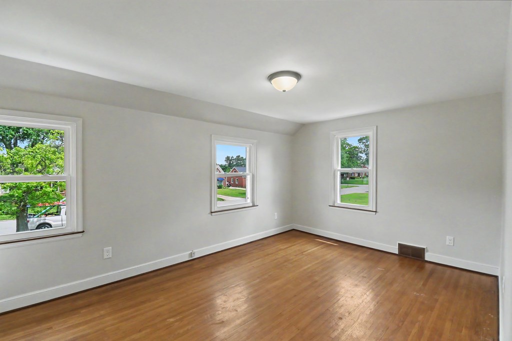 645 Yale Drive, Mansfield, Ohio 44907, 3 Bedrooms Bedrooms, ,1 BathroomBathrooms,Residential,For Sale,Yale Drive,9073792