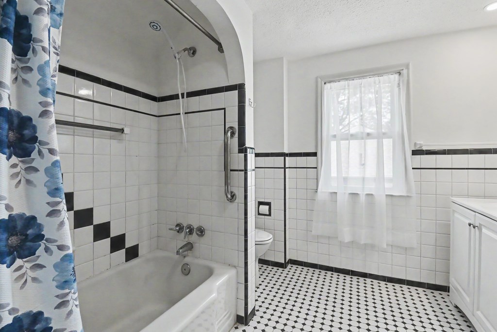 645 Yale Drive, Mansfield, Ohio 44907, 3 Bedrooms Bedrooms, ,1 BathroomBathrooms,Residential,For Sale,Yale Drive,9073792