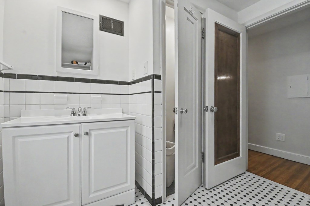 645 Yale Drive, Mansfield, Ohio 44907, 3 Bedrooms Bedrooms, ,1 BathroomBathrooms,Residential,For Sale,Yale Drive,9073792