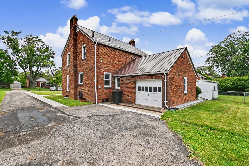645 Yale Drive, Mansfield, Ohio 44907, 3 Bedrooms Bedrooms, ,1 BathroomBathrooms,Residential,For Sale,Yale Drive,9073792
