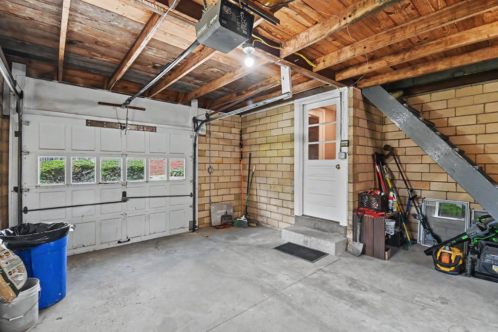 645 Yale Drive, Mansfield, Ohio 44907, 3 Bedrooms Bedrooms, ,1 BathroomBathrooms,Residential,For Sale,Yale Drive,9073792