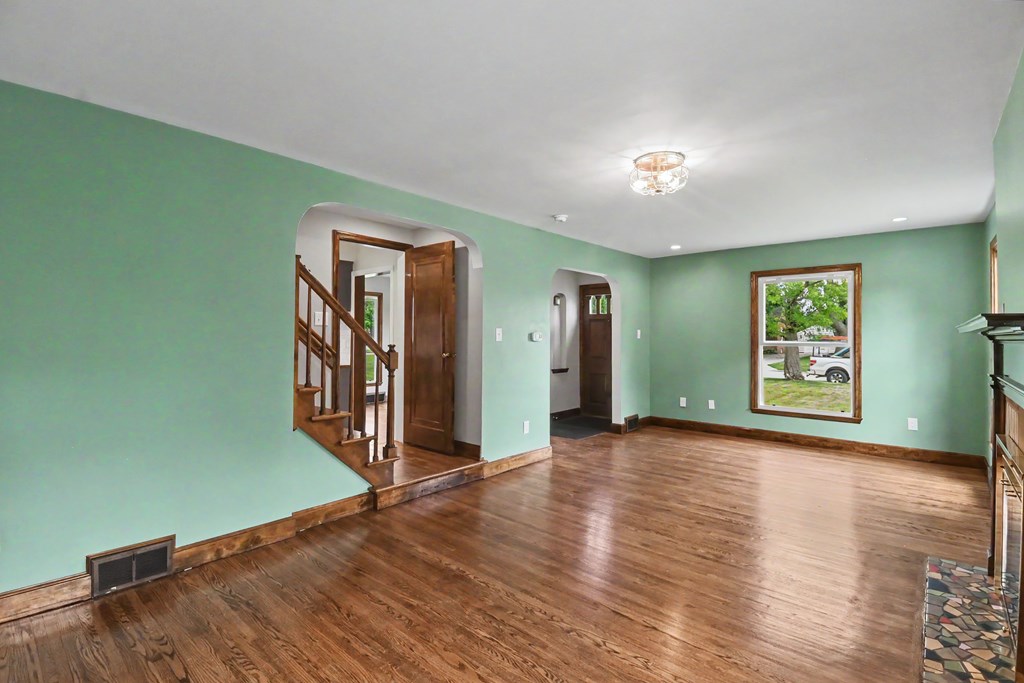 645 Yale Drive, Mansfield, Ohio 44907, 3 Bedrooms Bedrooms, ,1 BathroomBathrooms,Residential,For Sale,Yale Drive,9073792