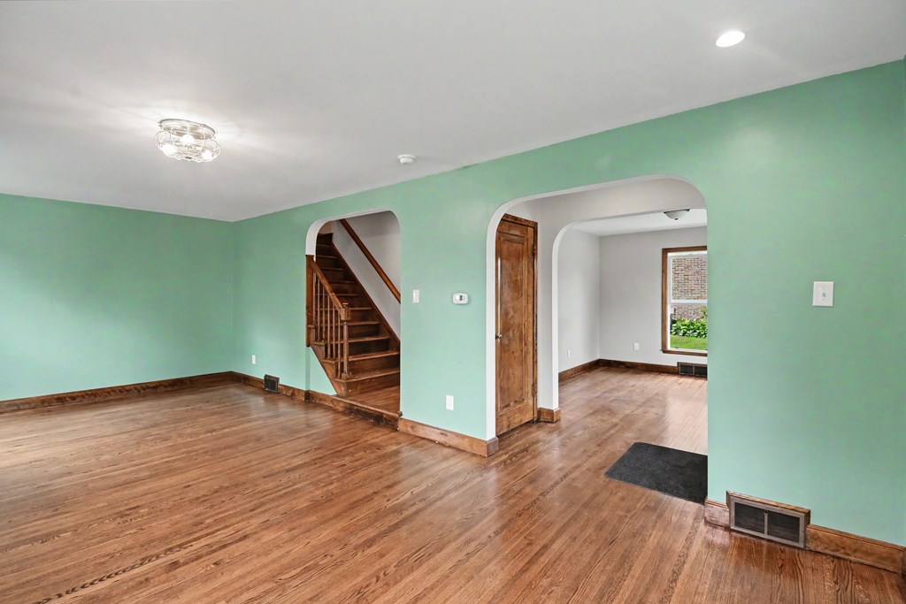 645 Yale Drive, Mansfield, Ohio 44907, 3 Bedrooms Bedrooms, ,1 BathroomBathrooms,Residential,For Sale,Yale Drive,9073792