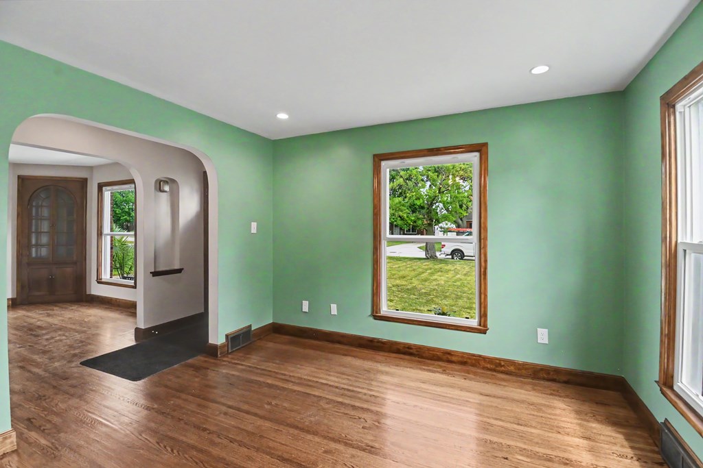 645 Yale Drive, Mansfield, Ohio 44907, 3 Bedrooms Bedrooms, ,1 BathroomBathrooms,Residential,For Sale,Yale Drive,9073792