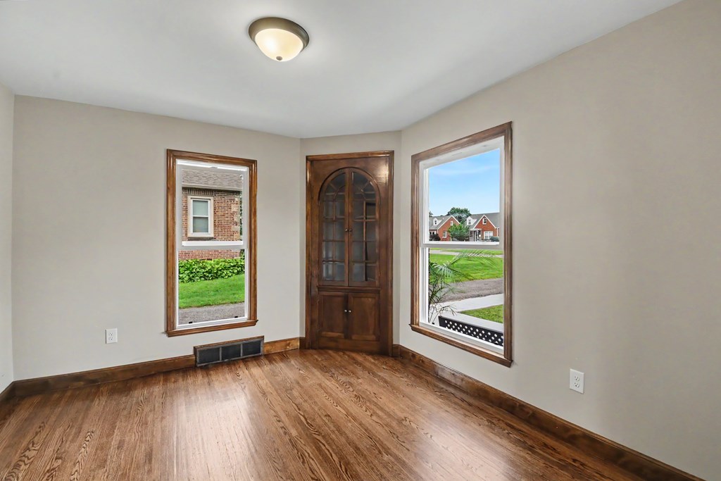 645 Yale Drive, Mansfield, Ohio 44907, 3 Bedrooms Bedrooms, ,1 BathroomBathrooms,Residential,For Sale,Yale Drive,9073792