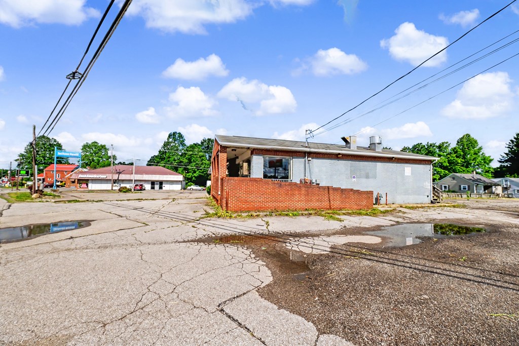 889 Ashland Road, Mansfield, Ohio 44905, ,Commercial Sale,For Sale,Ashland Road,9073795