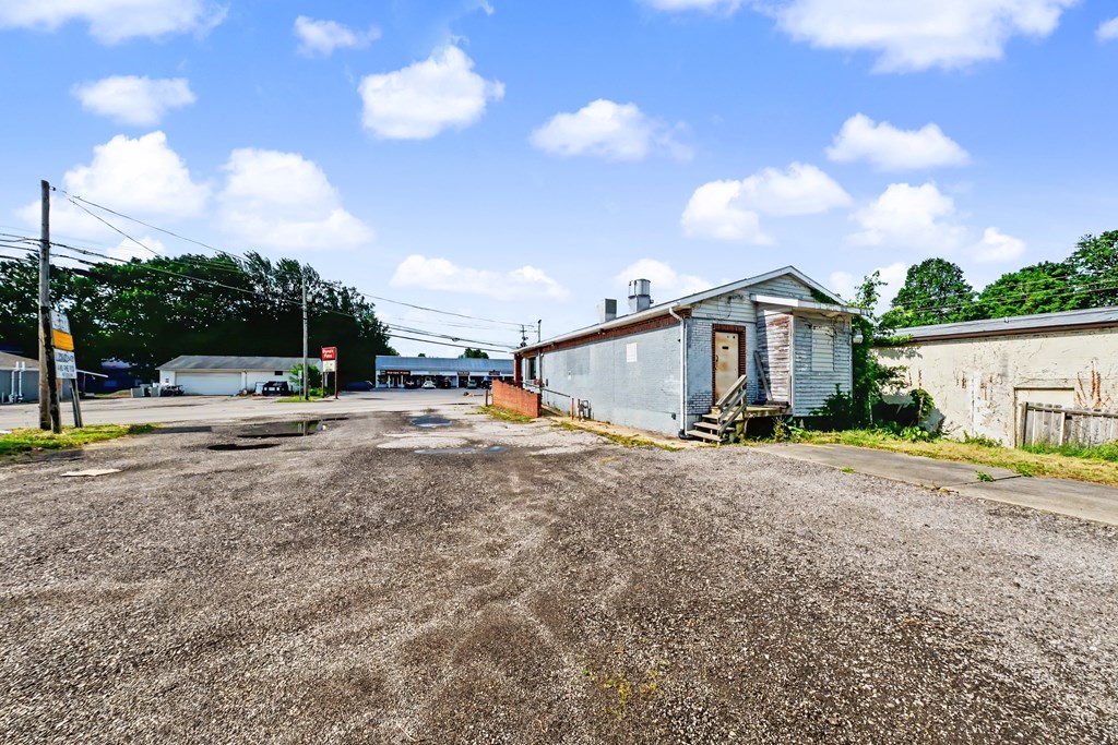 889 Ashland Road, Mansfield, Ohio 44905, ,Commercial Sale,For Sale,Ashland Road,9073795