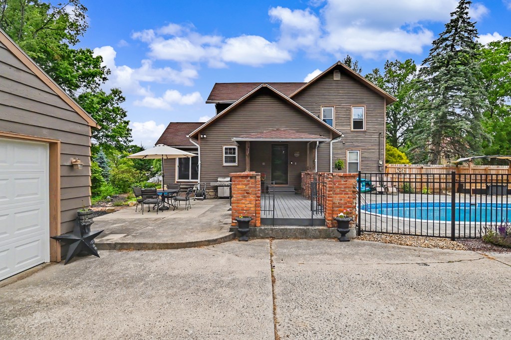 85 Elm Street, Norwalk, Ohio 44857, 4 Bedrooms Bedrooms, ,2 BathroomsBathrooms,Residential,For Sale,Elm Street,9073779