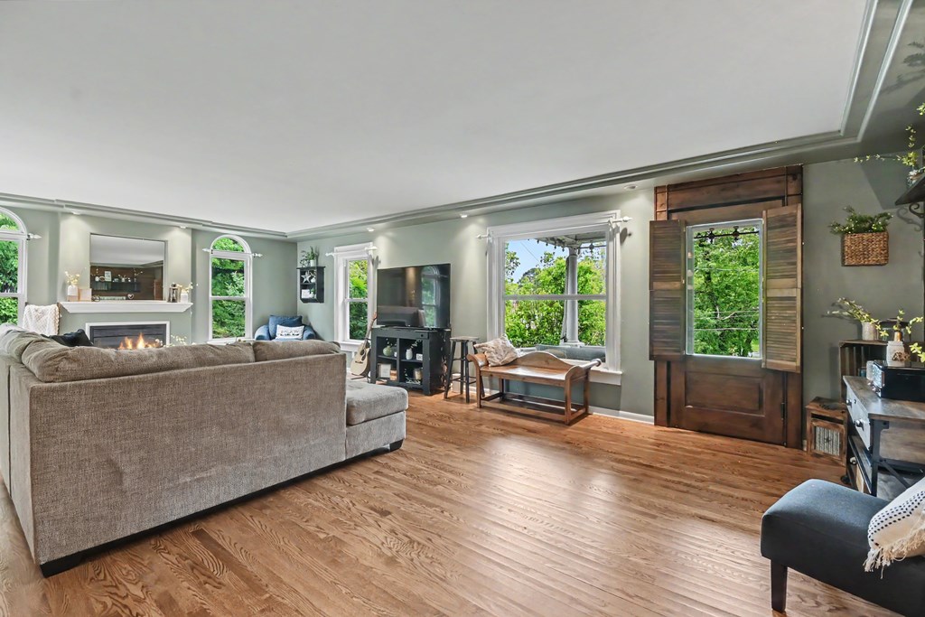 85 Elm Street, Norwalk, Ohio 44857, 4 Bedrooms Bedrooms, ,2 BathroomsBathrooms,Residential,For Sale,Elm Street,9073779