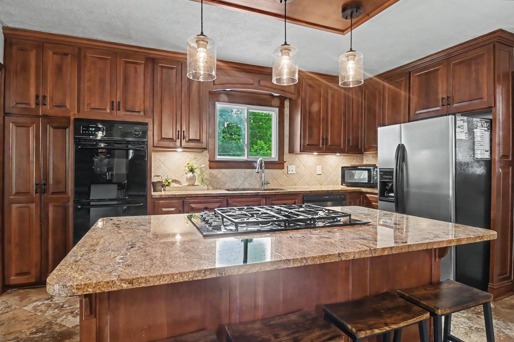 85 Elm Street, Norwalk, Ohio 44857, 4 Bedrooms Bedrooms, ,2 BathroomsBathrooms,Residential,For Sale,Elm Street,9073779
