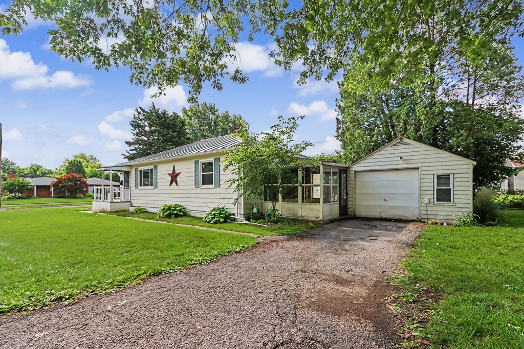 1103 Rogers Street, Bucyrus, Ohio 44820, 3 Bedrooms Bedrooms, ,1 BathroomBathrooms,Residential,For Sale,Rogers Street,9073780