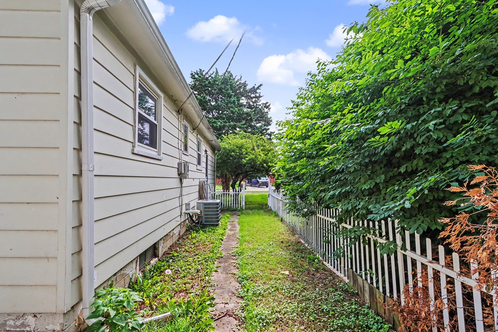 1103 Rogers Street, Bucyrus, Ohio 44820, 3 Bedrooms Bedrooms, ,1 BathroomBathrooms,Residential,For Sale,Rogers Street,9073780