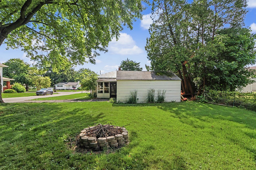 1103 Rogers Street, Bucyrus, Ohio 44820, 3 Bedrooms Bedrooms, ,1 BathroomBathrooms,Residential,For Sale,Rogers Street,9073780