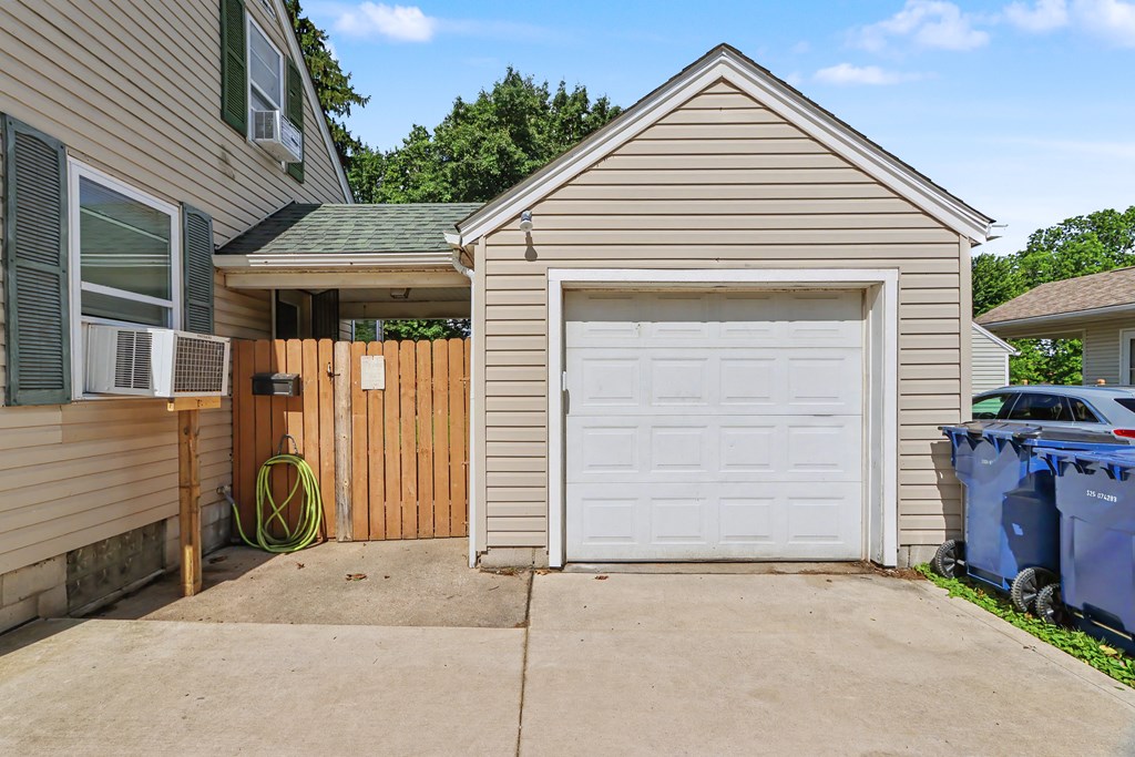 21 Jennings Court, Shelby, Ohio 44875, 3 Bedrooms Bedrooms, ,1 BathroomBathrooms,Residential,For Sale,Jennings Court,9073804