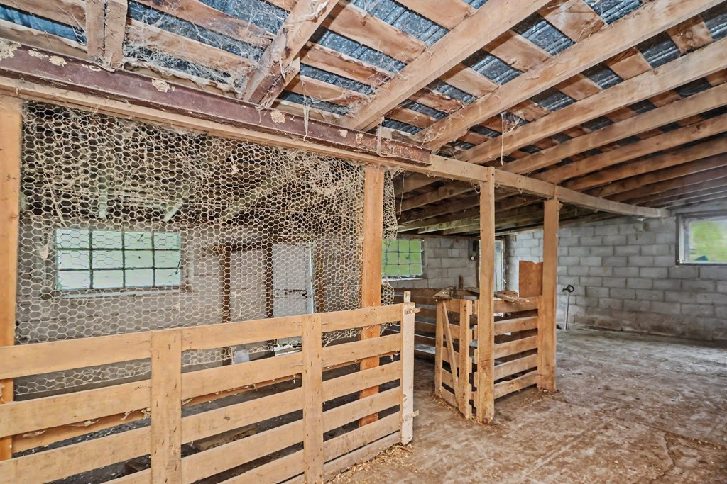 2444 Kings Corners Road East, Mansfield, Ohio 44904, 3 Bedrooms Bedrooms, ,2 BathroomsBathrooms,Residential,For Sale,Kings Corners Road East,9073811