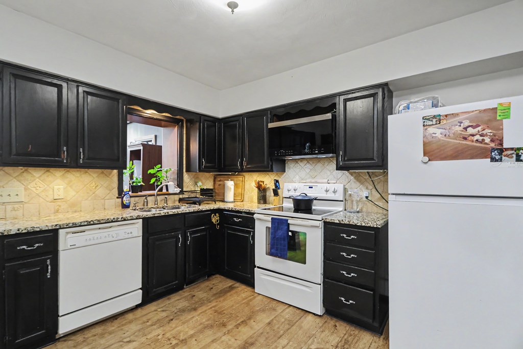 2444 Kings Corners Road East, Mansfield, Ohio 44904, 3 Bedrooms Bedrooms, ,2 BathroomsBathrooms,Residential,For Sale,Kings Corners Road East,9073811