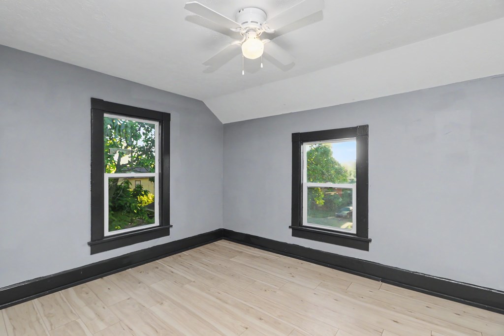 121 -125 Ford Street, Mansfield, Ohio 44903, 2 Bedrooms Bedrooms, ,1 BathroomBathrooms,Residential,For Sale,-125 Ford Street,9073821