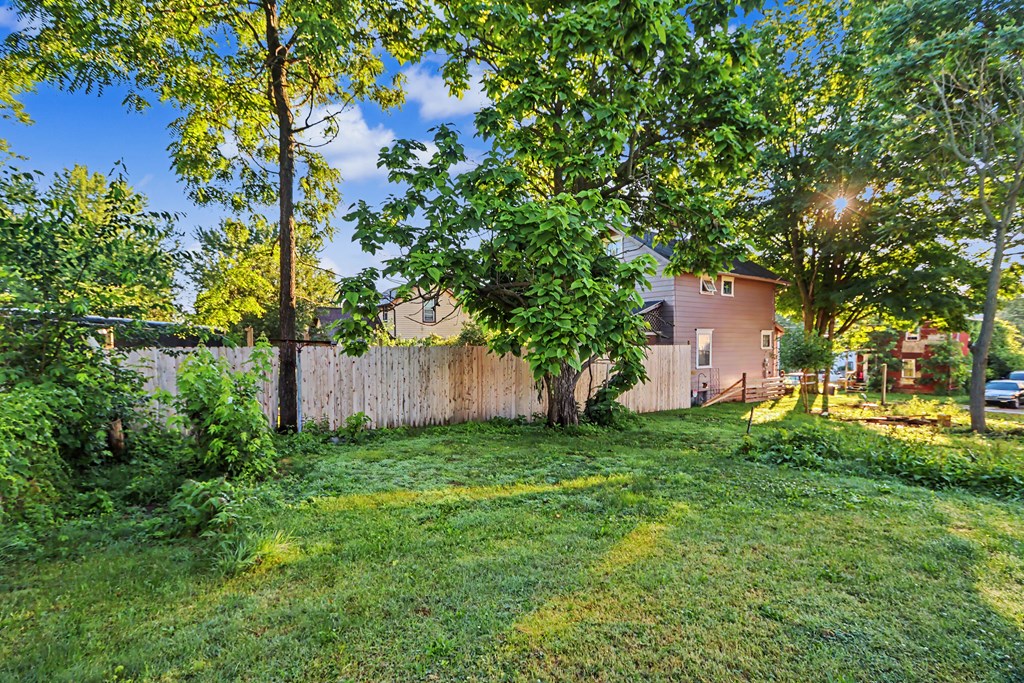 121 -125 Ford Street, Mansfield, Ohio 44903, 2 Bedrooms Bedrooms, ,1 BathroomBathrooms,Residential,For Sale,-125 Ford Street,9073821