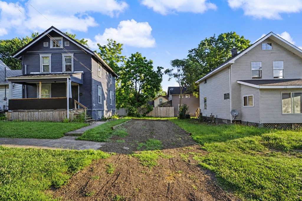 121 -125 Ford Street, Mansfield, Ohio 44903, 2 Bedrooms Bedrooms, ,1 BathroomBathrooms,Residential,For Sale,-125 Ford Street,9073821