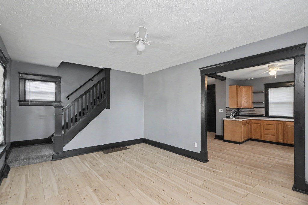 121 -125 Ford Street, Mansfield, Ohio 44903, 2 Bedrooms Bedrooms, ,1 BathroomBathrooms,Residential,For Sale,-125 Ford Street,9073821