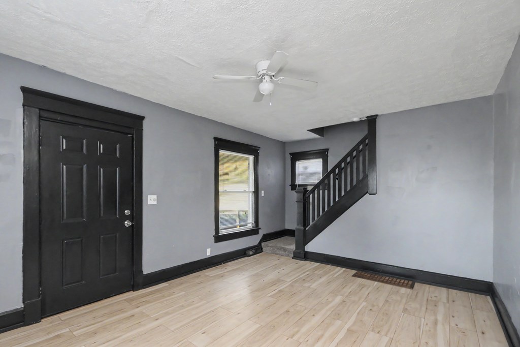 121 -125 Ford Street, Mansfield, Ohio 44903, 2 Bedrooms Bedrooms, ,1 BathroomBathrooms,Residential,For Sale,-125 Ford Street,9073821