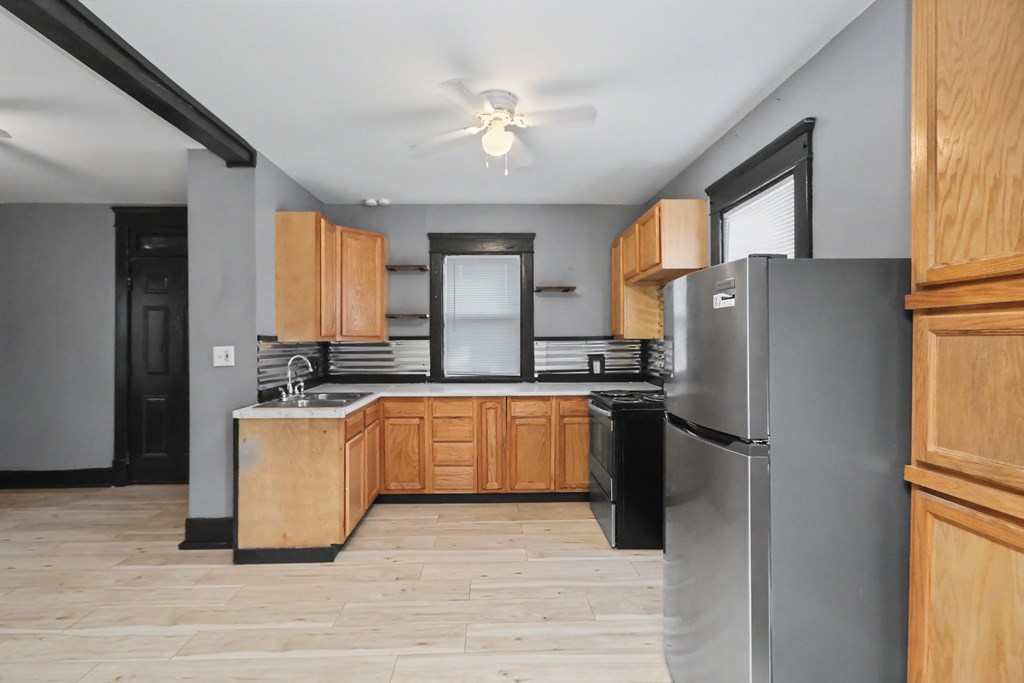 121 -125 Ford Street, Mansfield, Ohio 44903, 2 Bedrooms Bedrooms, ,1 BathroomBathrooms,Residential,For Sale,-125 Ford Street,9073821