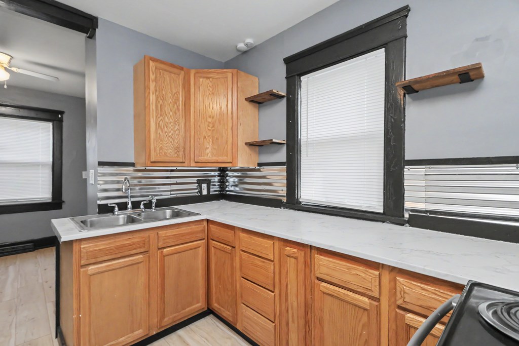 121 -125 Ford Street, Mansfield, Ohio 44903, 2 Bedrooms Bedrooms, ,1 BathroomBathrooms,Residential,For Sale,-125 Ford Street,9073821
