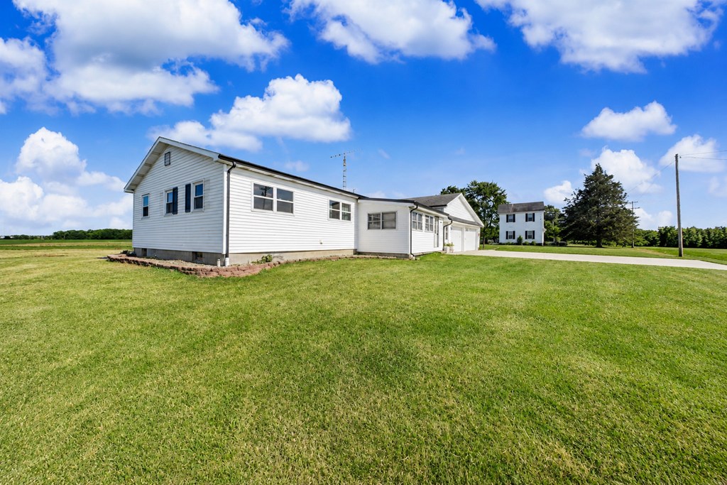 2758 Section Line Road 30 South, Willard, Ohio 44890, 3 Bedrooms Bedrooms, ,1 BathroomBathrooms,Residential,For Sale,Section Line Road 30 South,9073836