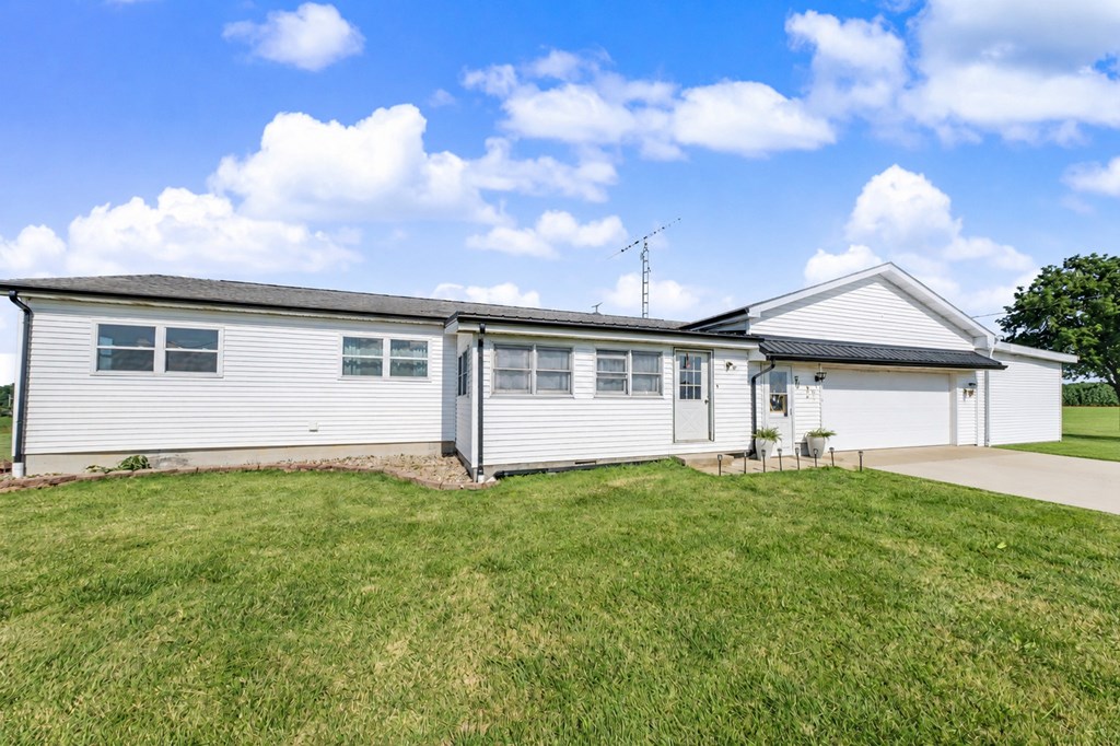 2758 Section Line Road 30 South, Willard, Ohio 44890, 3 Bedrooms Bedrooms, ,1 BathroomBathrooms,Residential,For Sale,Section Line Road 30 South,9073836