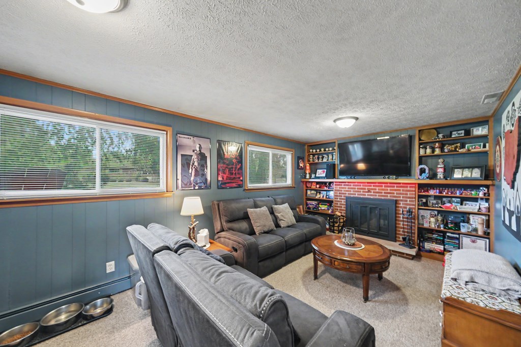 825 Victoria Drive, Bucyrus, Ohio 44820, 4 Bedrooms Bedrooms, ,2 BathroomsBathrooms,Residential,For Sale,Victoria Drive,9073842 825 Victoria Drive, Bucyrus, Ohio 44820, 4 Bedrooms Bedrooms, ,2 BathroomsBathrooms,Residential,For Sale,Victoria Drive,9073842