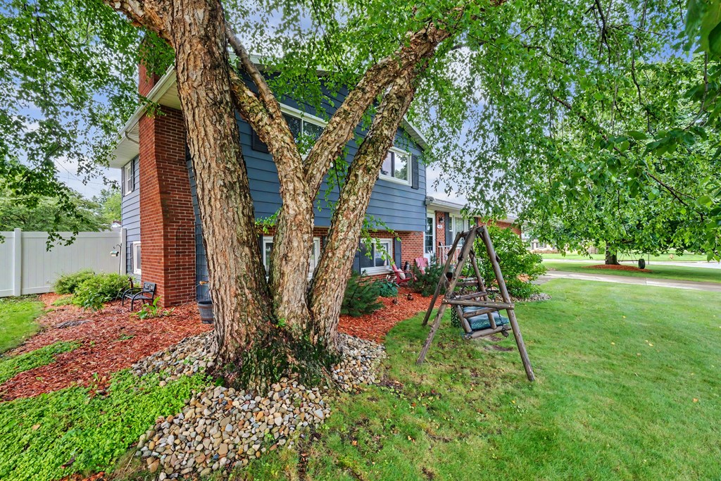 825 Victoria Drive, Bucyrus, Ohio 44820, 4 Bedrooms Bedrooms, ,2 BathroomsBathrooms,Residential,For Sale,Victoria Drive,9073842 825 Victoria Drive, Bucyrus, Ohio 44820, 4 Bedrooms Bedrooms, ,2 BathroomsBathrooms,Residential,For Sale,Victoria Drive,9073842