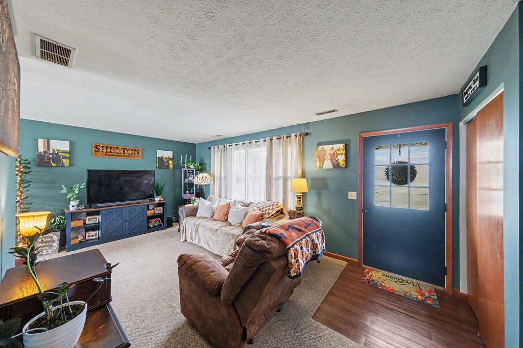 825 Victoria Drive, Bucyrus, Ohio 44820, 4 Bedrooms Bedrooms, ,2 BathroomsBathrooms,Residential,For Sale,Victoria Drive,9073842 825 Victoria Drive, Bucyrus, Ohio 44820, 4 Bedrooms Bedrooms, ,2 BathroomsBathrooms,Residential,For Sale,Victoria Drive,9073842
