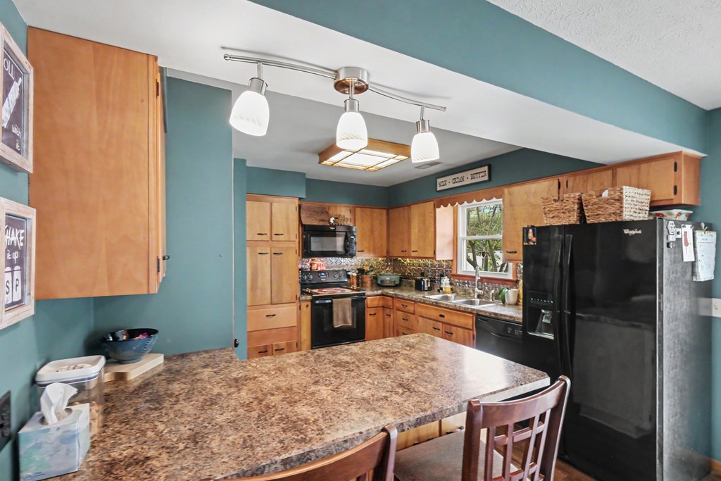 825 Victoria Drive, Bucyrus, Ohio 44820, 4 Bedrooms Bedrooms, ,2 BathroomsBathrooms,Residential,For Sale,Victoria Drive,9073842 825 Victoria Drive, Bucyrus, Ohio 44820, 4 Bedrooms Bedrooms, ,2 BathroomsBathrooms,Residential,For Sale,Victoria Drive,9073842