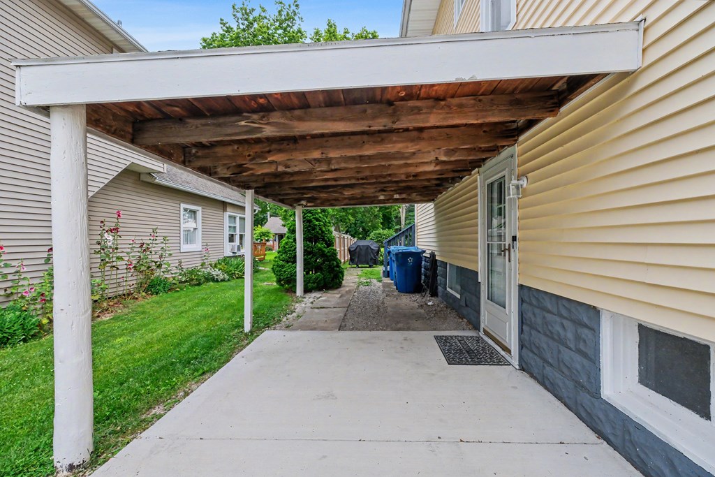 529 Fulton Street, Port Clinton, Ohio 43452, 4 Bedrooms Bedrooms, ,1 BathroomBathrooms,Residential,For Sale,Fulton Street,9073848