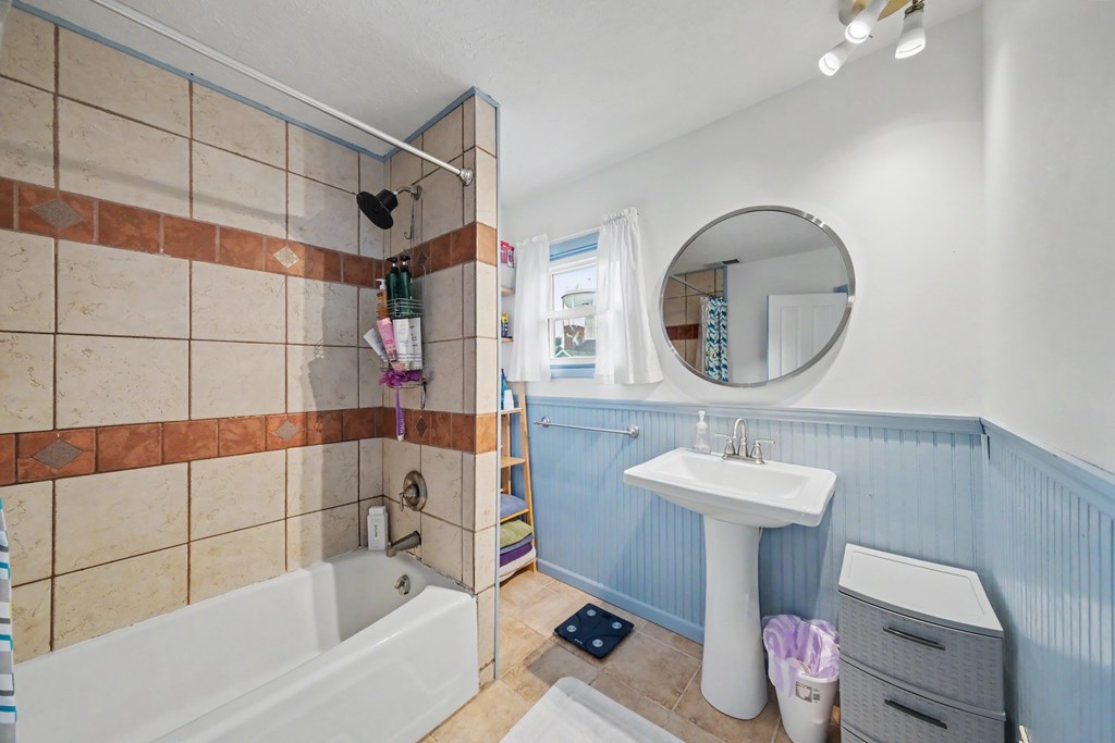43 West Elm Street, Norwalk, Ohio 44857, 3 Bedrooms Bedrooms, ,2 BathroomsBathrooms,Residential,For Sale,West Elm Street,9073852