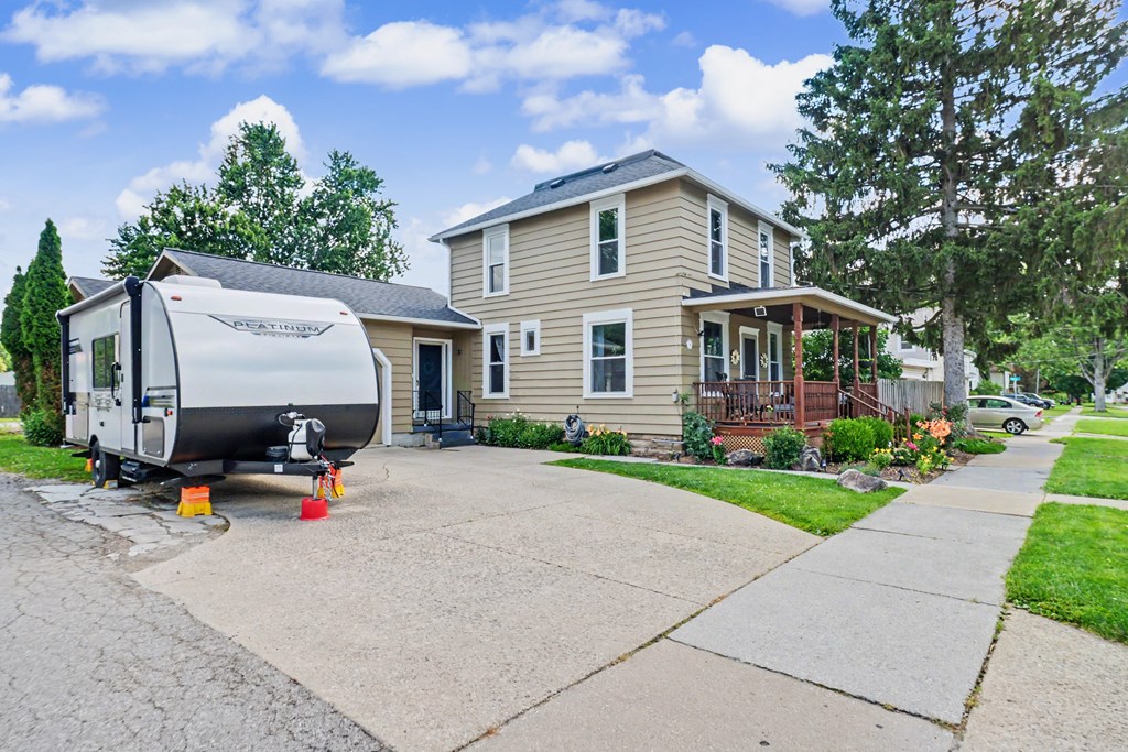 43 West Elm Street, Norwalk, Ohio 44857, 3 Bedrooms Bedrooms, ,2 BathroomsBathrooms,Residential,For Sale,West Elm Street,9073852
