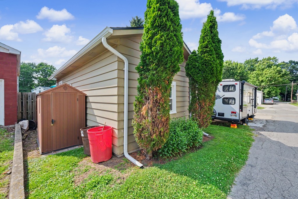 43 West Elm Street, Norwalk, Ohio 44857, 3 Bedrooms Bedrooms, ,2 BathroomsBathrooms,Residential,For Sale,West Elm Street,9073852