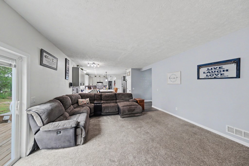 5549 State Route 19, Bucyrus, Ohio 44820, 5 Bedrooms Bedrooms, ,3 BathroomsBathrooms,Residential,For Sale,State Route 19,9073862