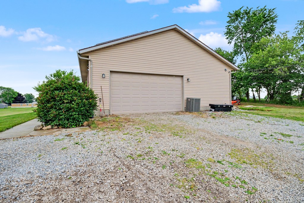 5549 State Route 19, Bucyrus, Ohio 44820, 5 Bedrooms Bedrooms, ,3 BathroomsBathrooms,Residential,For Sale,State Route 19,9073862
