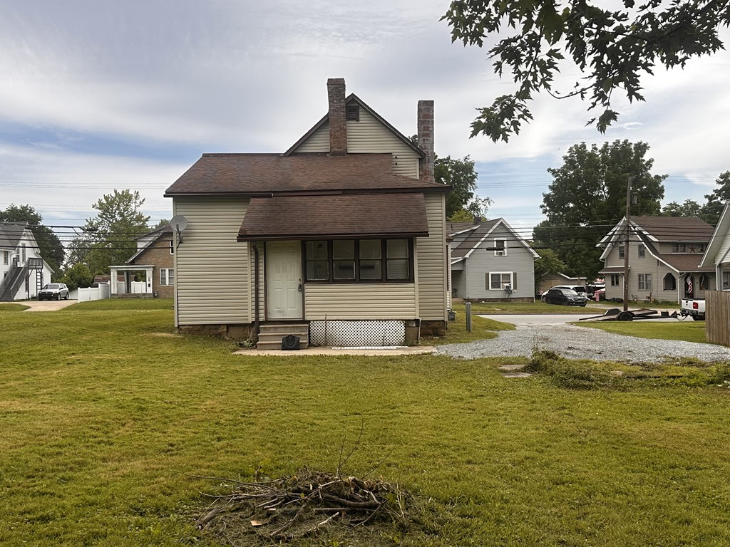 488 South Diamond Street, Mansfield, Ohio 44902, 3 Bedrooms Bedrooms, ,1 BathroomBathrooms,Residential,For Sale,South Diamond Street,9073863