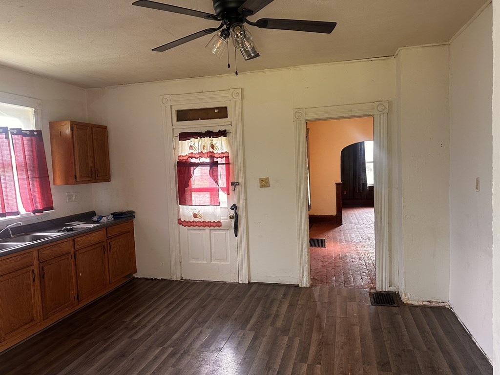 488 South Diamond Street, Mansfield, Ohio 44902, 3 Bedrooms Bedrooms, ,1 BathroomBathrooms,Residential,For Sale,South Diamond Street,9073863