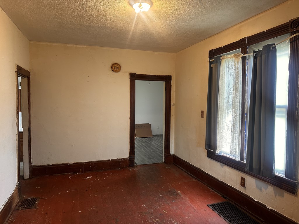 488 South Diamond Street, Mansfield, Ohio 44902, 3 Bedrooms Bedrooms, ,1 BathroomBathrooms,Residential,For Sale,South Diamond Street,9073863