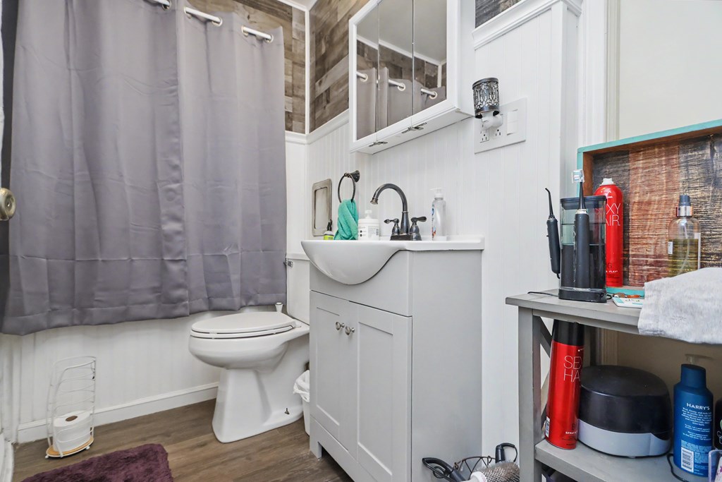 211 Oakwood Drive, Mansfield, Ohio 44906, 2 Bedrooms Bedrooms, ,1 BathroomBathrooms,Residential,For Sale,Oakwood Drive,9073880 211 Oakwood Drive, Mansfield, Ohio 44906, 2 Bedrooms Bedrooms, ,1 BathroomBathrooms,Residential,For Sale,Oakwood Drive,9073880