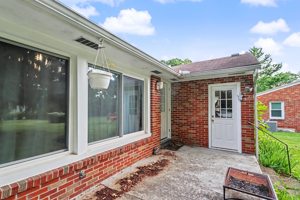 211 Oakwood Drive, Mansfield, Ohio 44906, 2 Bedrooms Bedrooms, ,1 BathroomBathrooms,Residential,For Sale,Oakwood Drive,9073880 211 Oakwood Drive, Mansfield, Ohio 44906, 2 Bedrooms Bedrooms, ,1 BathroomBathrooms,Residential,For Sale,Oakwood Drive,9073880