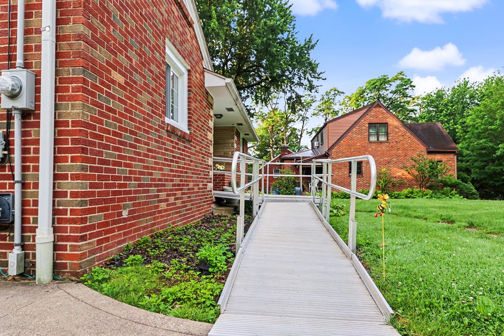 211 Oakwood Drive, Mansfield, Ohio 44906, 2 Bedrooms Bedrooms, ,1 BathroomBathrooms,Residential,For Sale,Oakwood Drive,9073880 211 Oakwood Drive, Mansfield, Ohio 44906, 2 Bedrooms Bedrooms, ,1 BathroomBathrooms,Residential,For Sale,Oakwood Drive,9073880