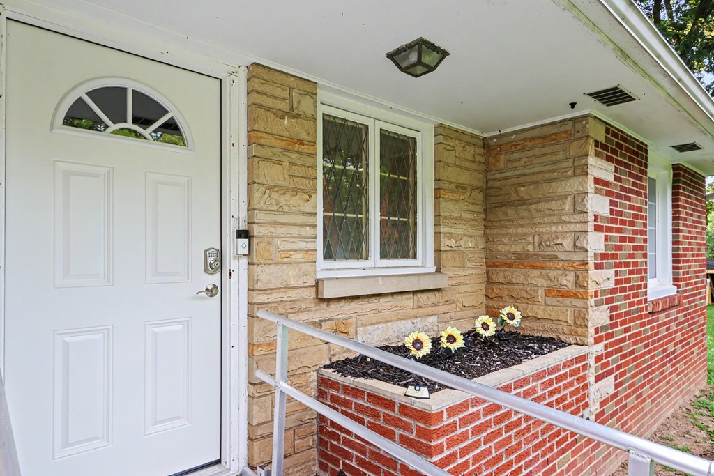 211 Oakwood Drive, Mansfield, Ohio 44906, 2 Bedrooms Bedrooms, ,1 BathroomBathrooms,Residential,For Sale,Oakwood Drive,9073880 211 Oakwood Drive, Mansfield, Ohio 44906, 2 Bedrooms Bedrooms, ,1 BathroomBathrooms,Residential,For Sale,Oakwood Drive,9073880